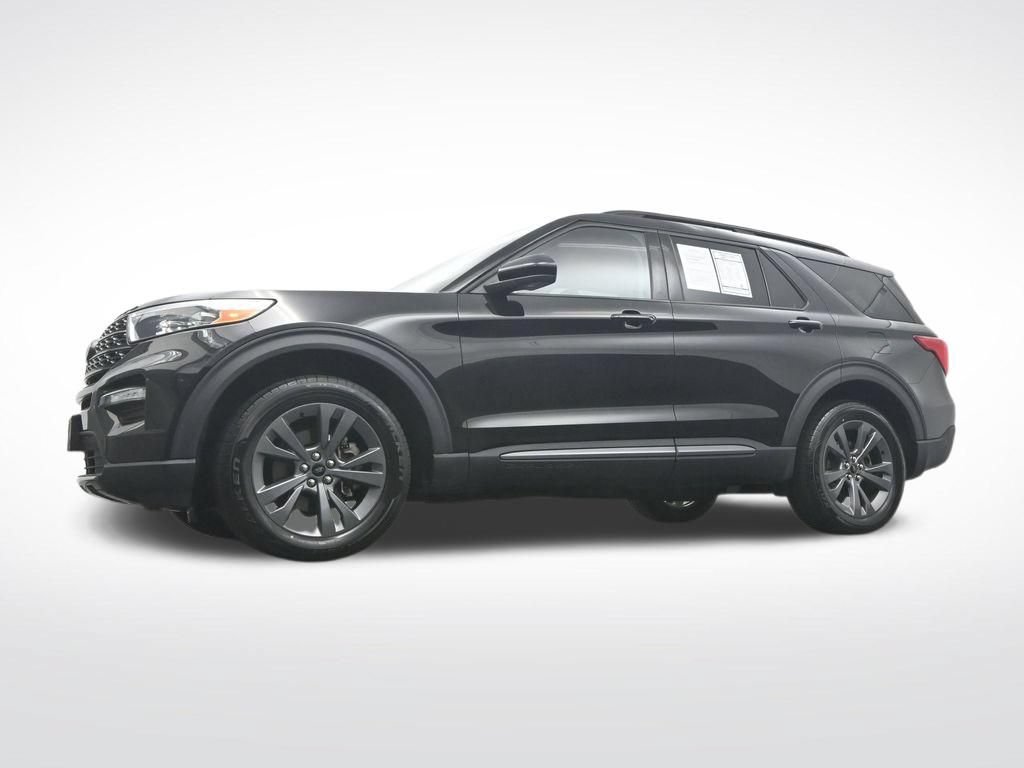 Certified 2023 Ford Explorer XLT w/ Equipment Group 202A AWD/4WD image 32