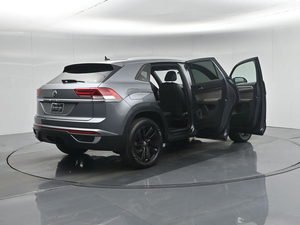 Used 2023 Volkswagen Atlas Cross Sport SE w/ Panoramic Sunroof Package image 54