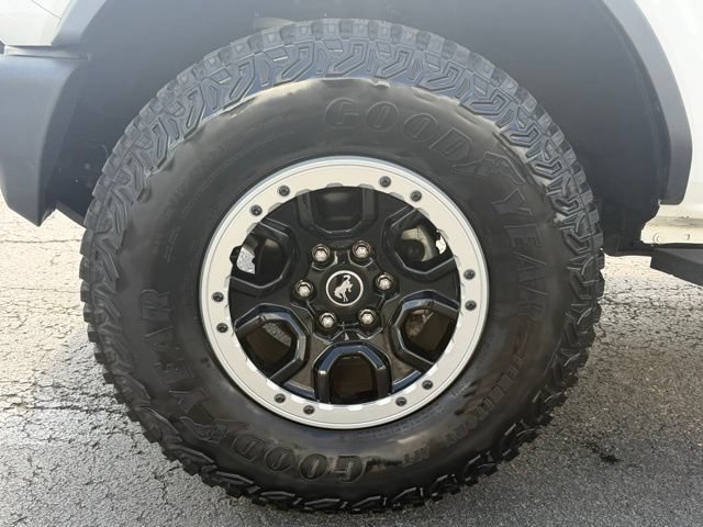 Certified 2022 Ford Bronco Big Bend w/ Sasquatch Package AWD/4WD image 32