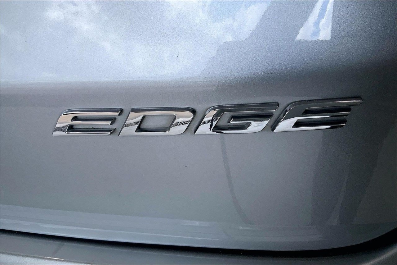 Certified 2023 Ford Edge SEL w/ Convenience Package AWD/4WD image 7