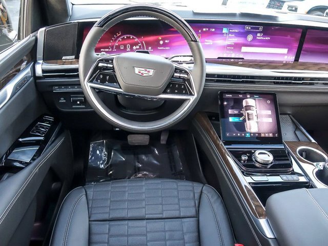 Used 2026 Cadillac Escalade Platinum Sport w/ LPO, ONYX Package AWD/4WD image 21