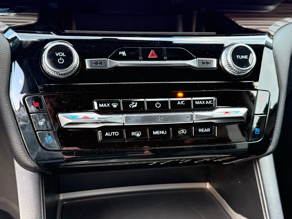 Certified 2024 Ford Explorer Limited image 20