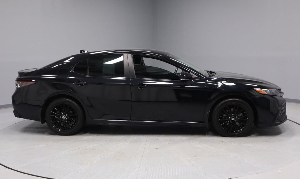 Used 2022 Toyota Camry SE w/ Convenience Package FWD image 11