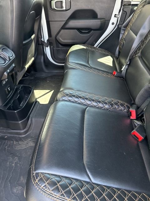 Used 2022 Jeep Wrangler Unlimited Sahara image 8