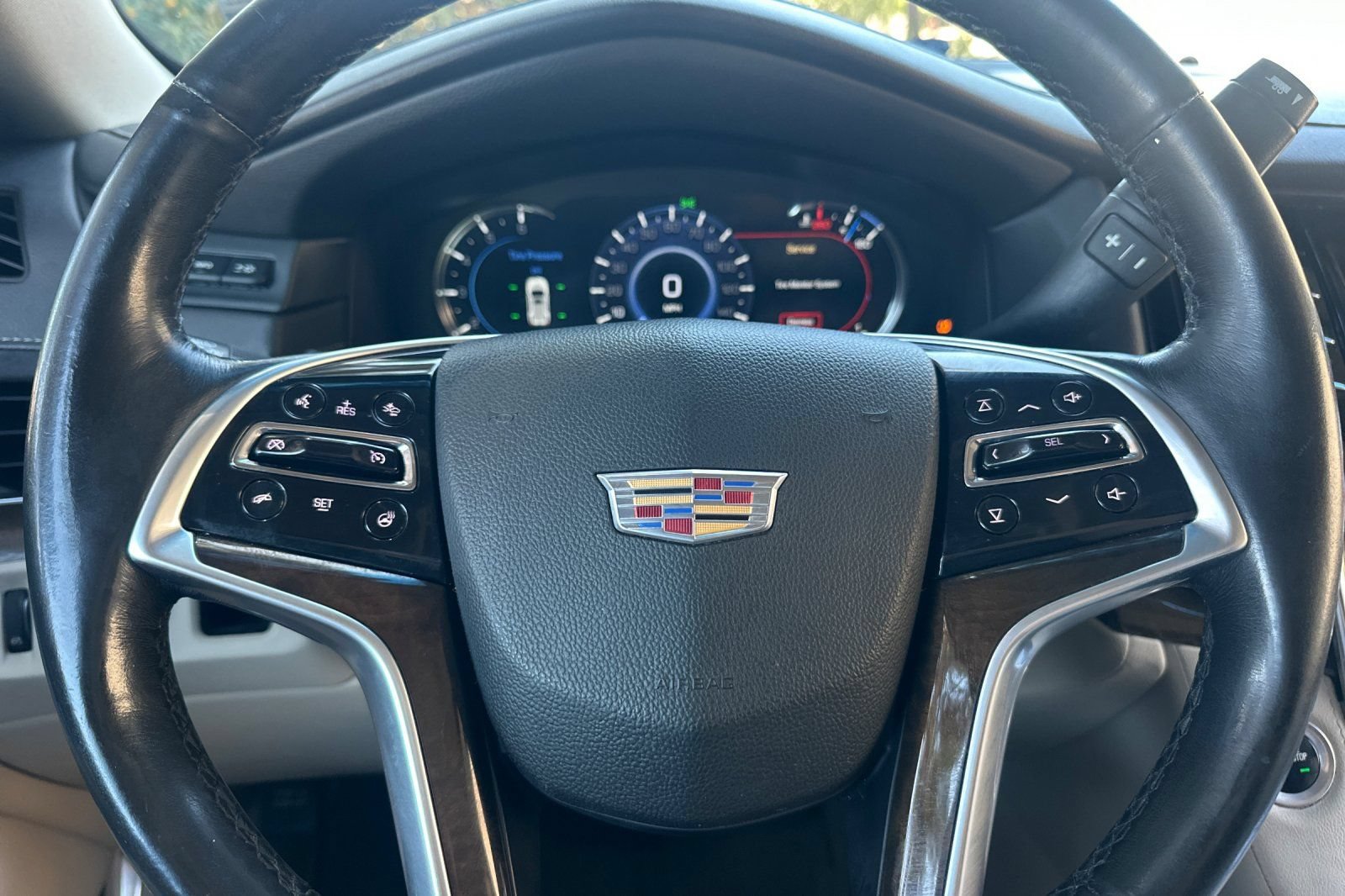 Used 2019 Cadillac Escalade Luxury RWD image 36