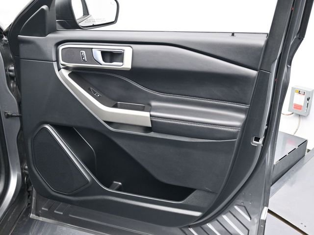 Certified 2023 Ford Explorer XLT image 30