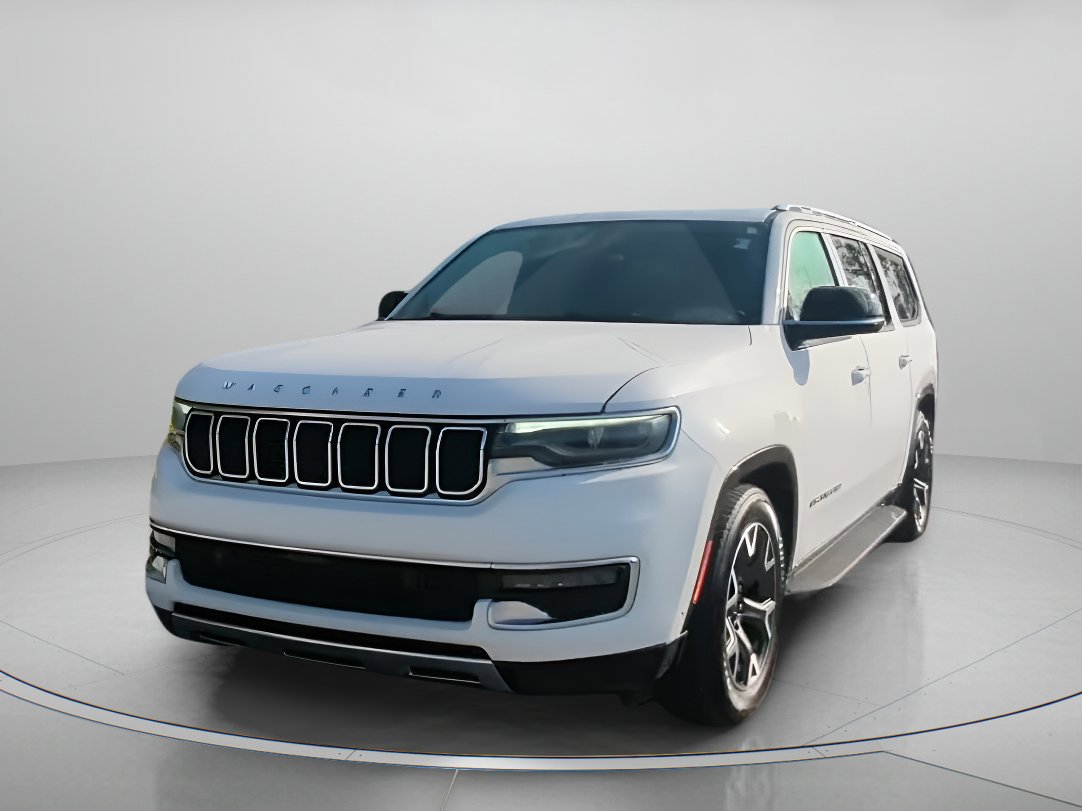 Used 2023 Jeep Wagoneer L Series III w/ Preferred Equipment Group image 2