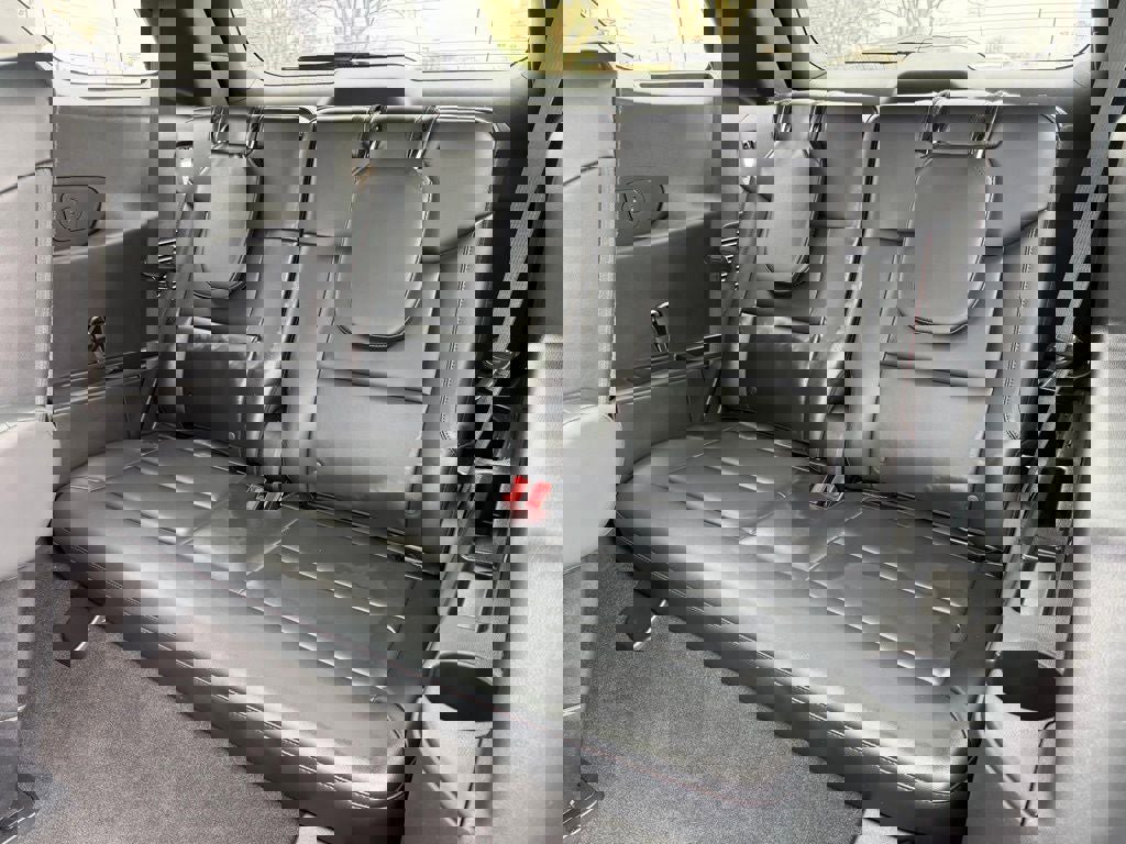 Certified 2025 Ford Explorer ST image 32