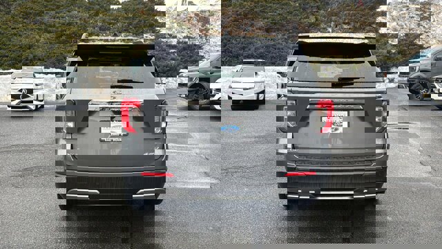 Certified 2022 Ford Explorer XLT w/ Equipment Group 202A image 4