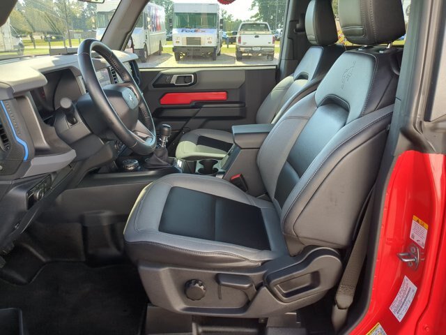 Certified 2024 Ford Bronco Black Diamond w/ Sasquatch Package AWD/4WD image 14