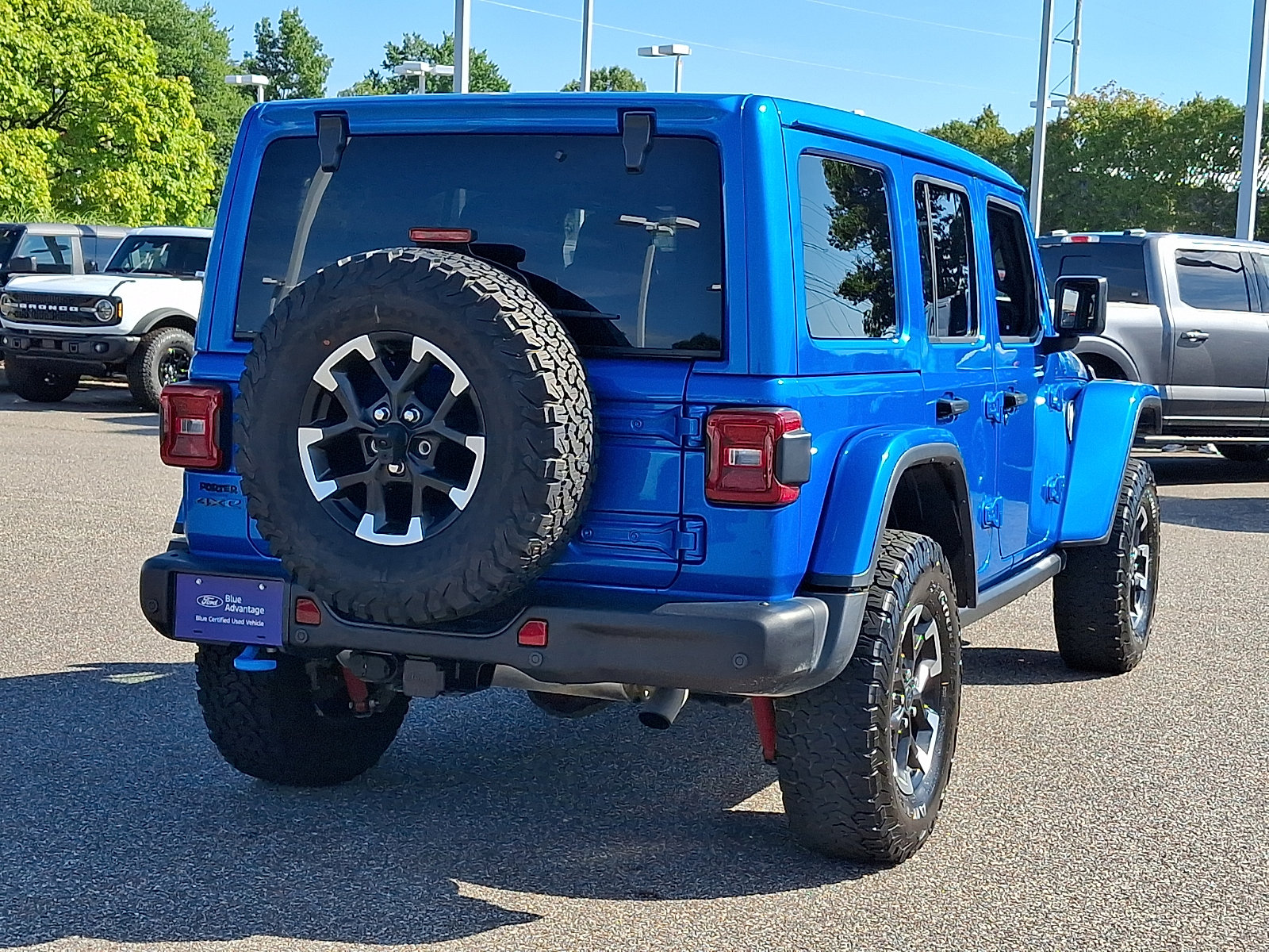 Used 2024 Jeep Wrangler Unlimited Rubicon 4xe AWD/4WD image 10