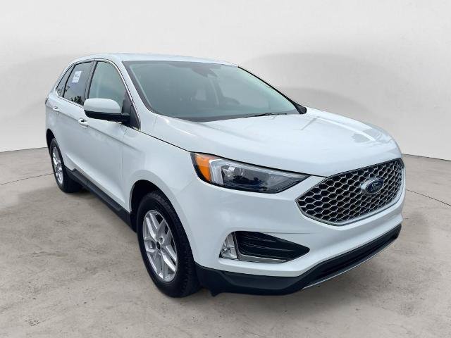 Certified 2024 Ford Edge SEL w/ Convenience Package AWD/4WD image 3