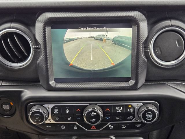 Used 2020 Jeep Wrangler Unlimited Sahara AWD/4WD image 17