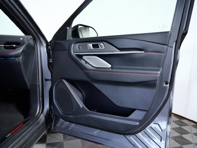 Certified 2025 Ford Explorer ST AWD/4WD image 10