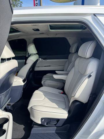 Used 2025 Hyundai Palisade Calligraphy FWD image 13