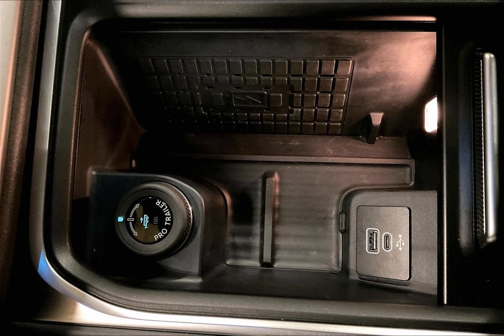 Certified 2025 Ford Expedition Active AWD/4WD image 32