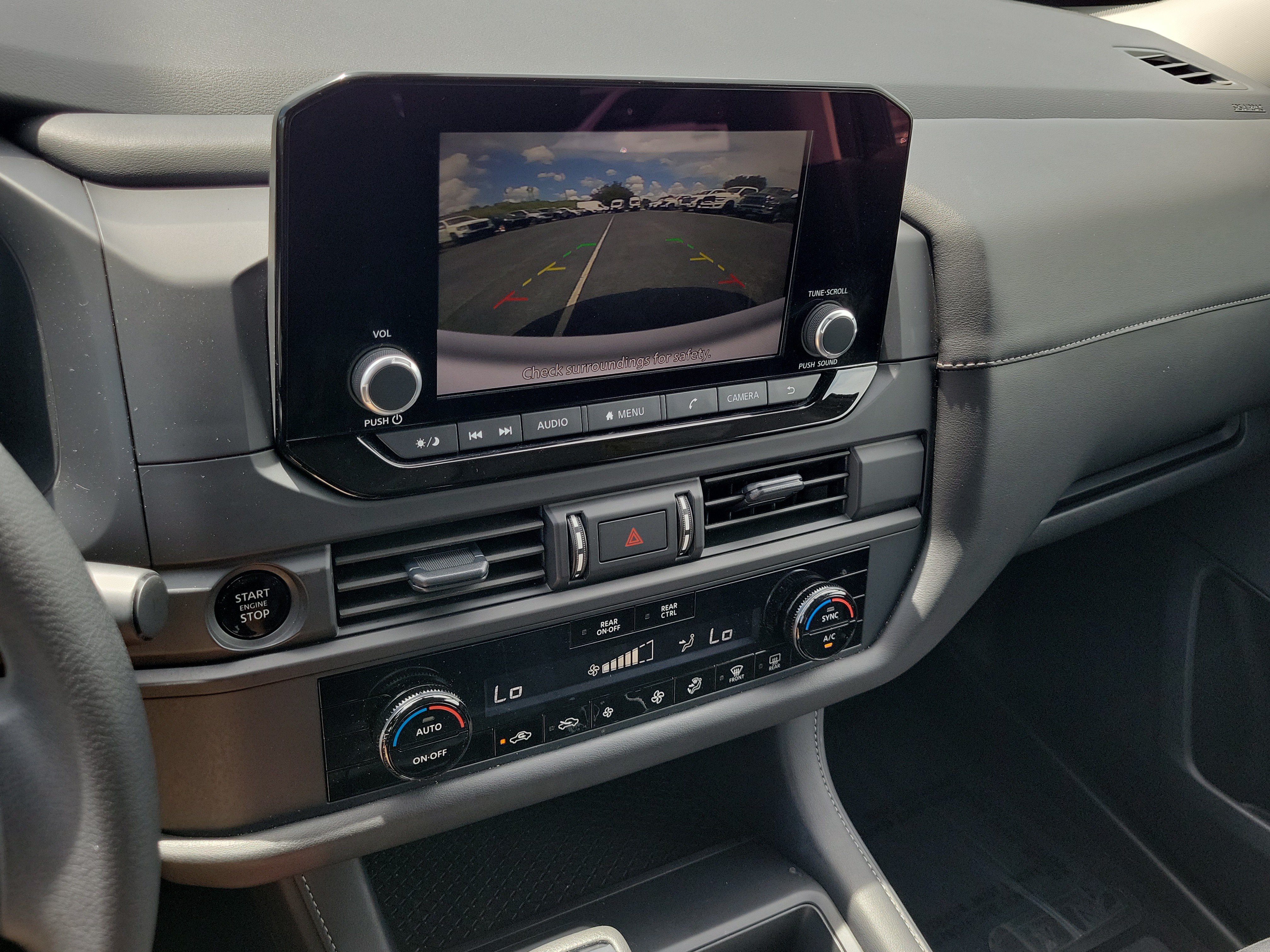 Used 2025 Nissan Pathfinder S FWD image 26