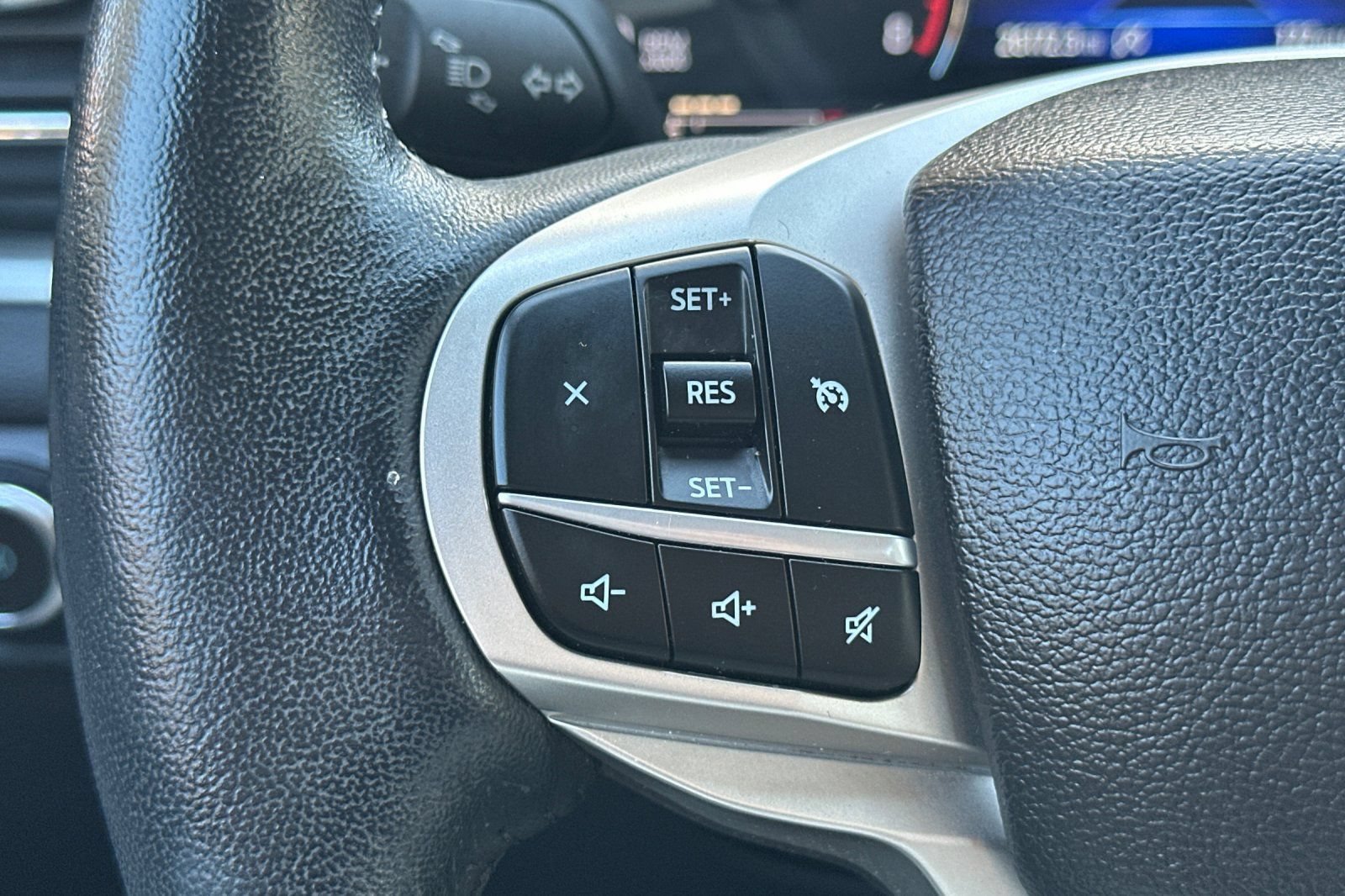 Certified 2023 Ford Explorer XLT w/ Equipment Group 202A RWD image 37