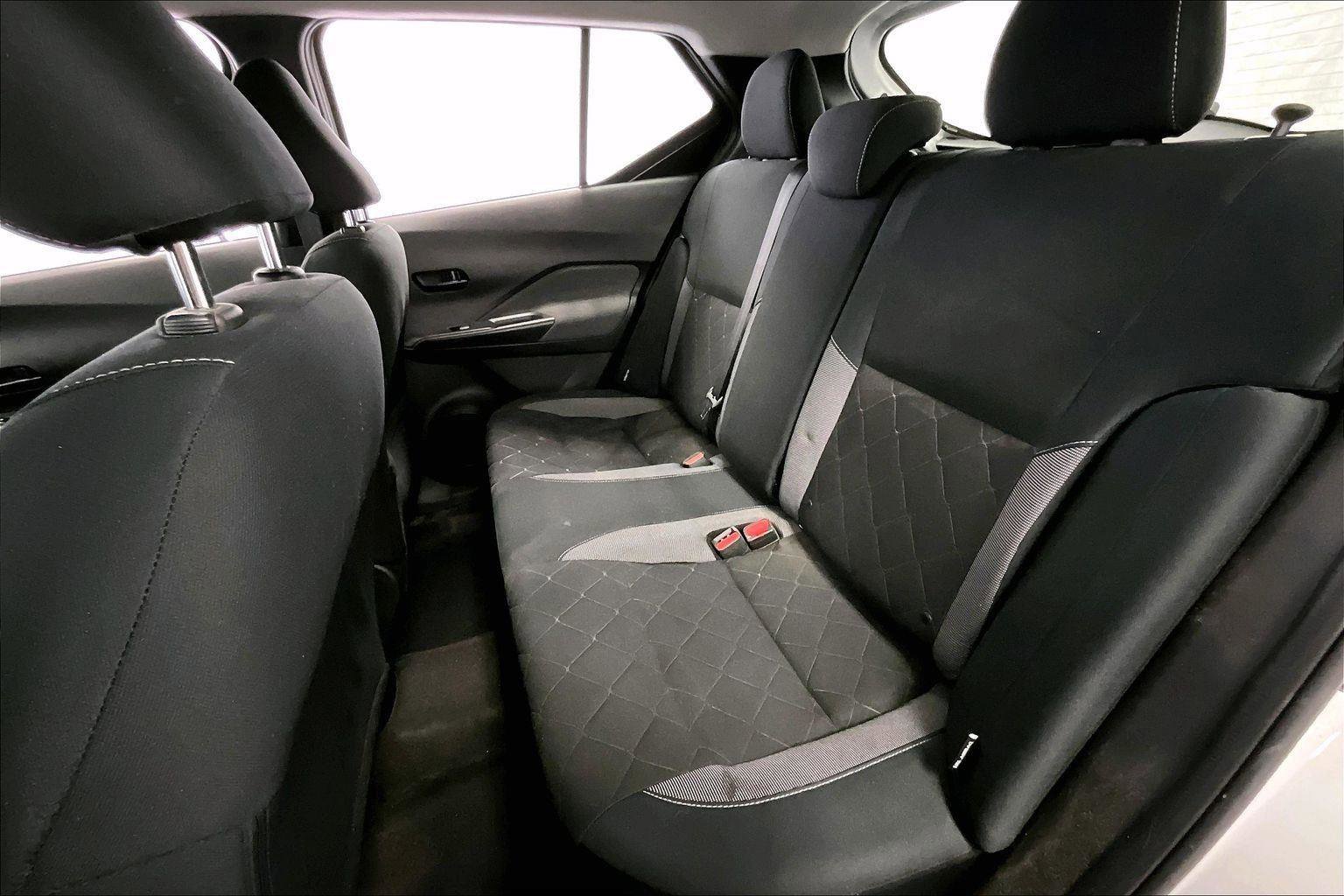 Used 2020 Nissan Kicks S image 25