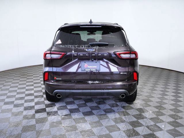 Certified 2023 Ford Escape ST-Line Select w/ Tech Pack #2 image 3