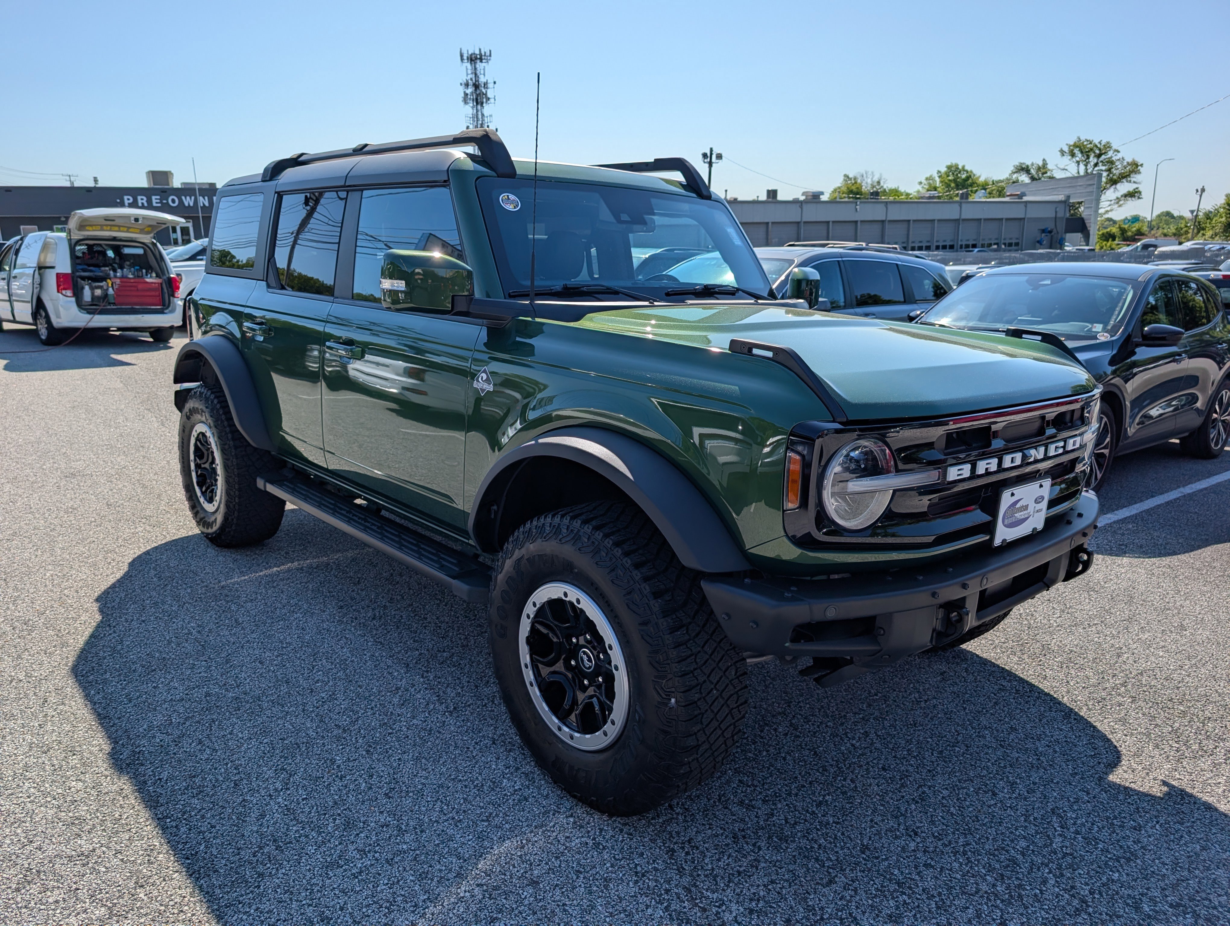 Certified 2023 Ford Bronco Outer Banks w/ Sasquatch Package AWD/4WD image 9