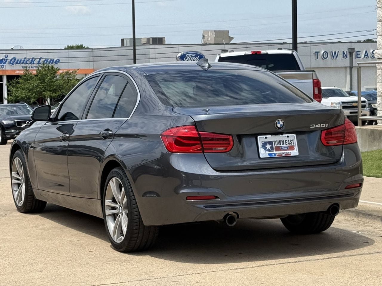 Used 2017 BMW 340i Sedan RWD image 5