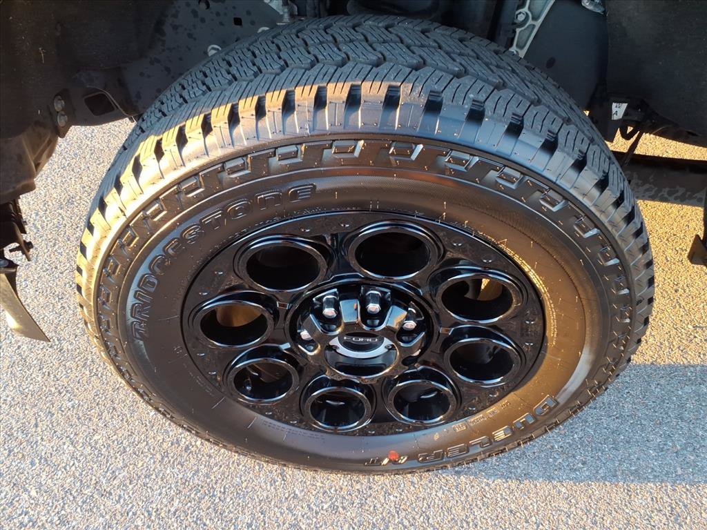 Certified 2024 Ford F250 Platinum w/ FX4 Off-Road Package AWD/4WD image 4