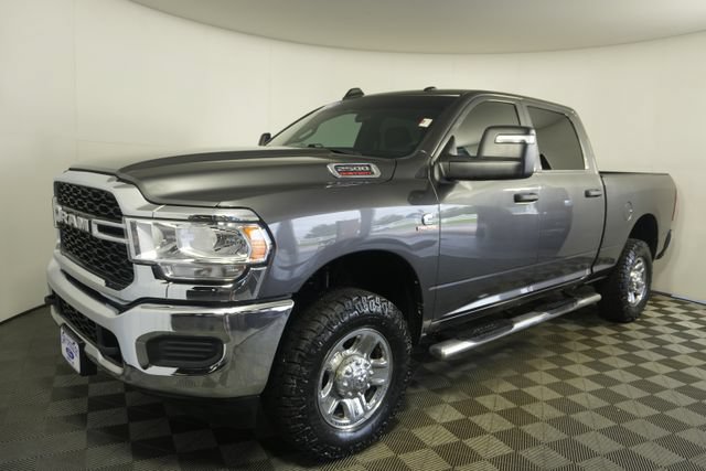 Used 2024 RAM 2500 Tradesman w/ Chrome Appearance Group AWD/4WD image 7