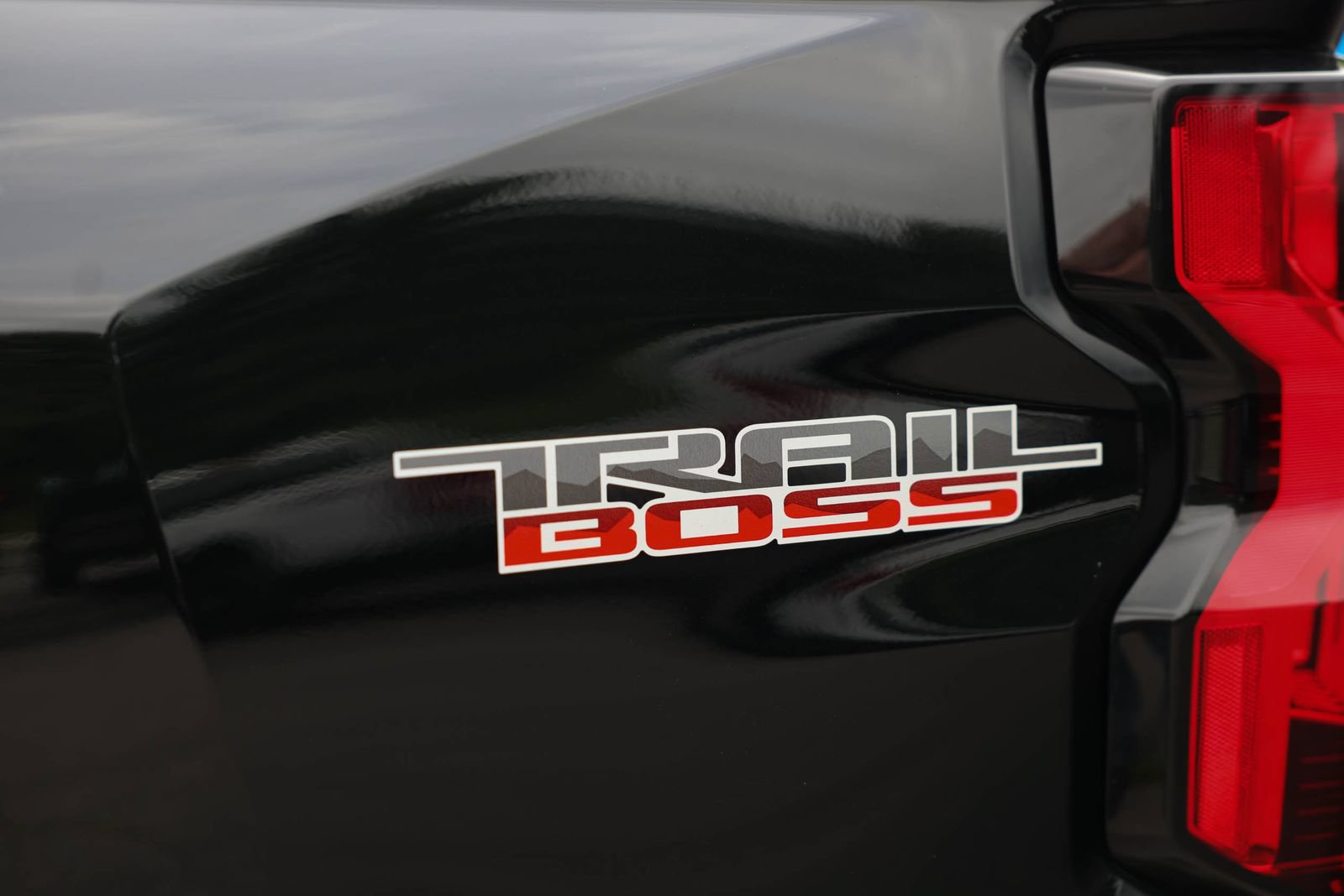 Used 2024 Chevrolet Colorado Trail Boss w/ Advanced Trailering Package AWD/4WD image 28