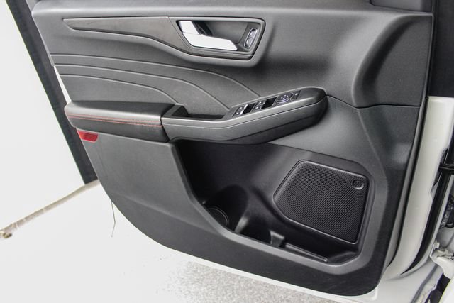Certified 2022 Ford Escape SEL w/ SEL Stealth AWD Package image 17