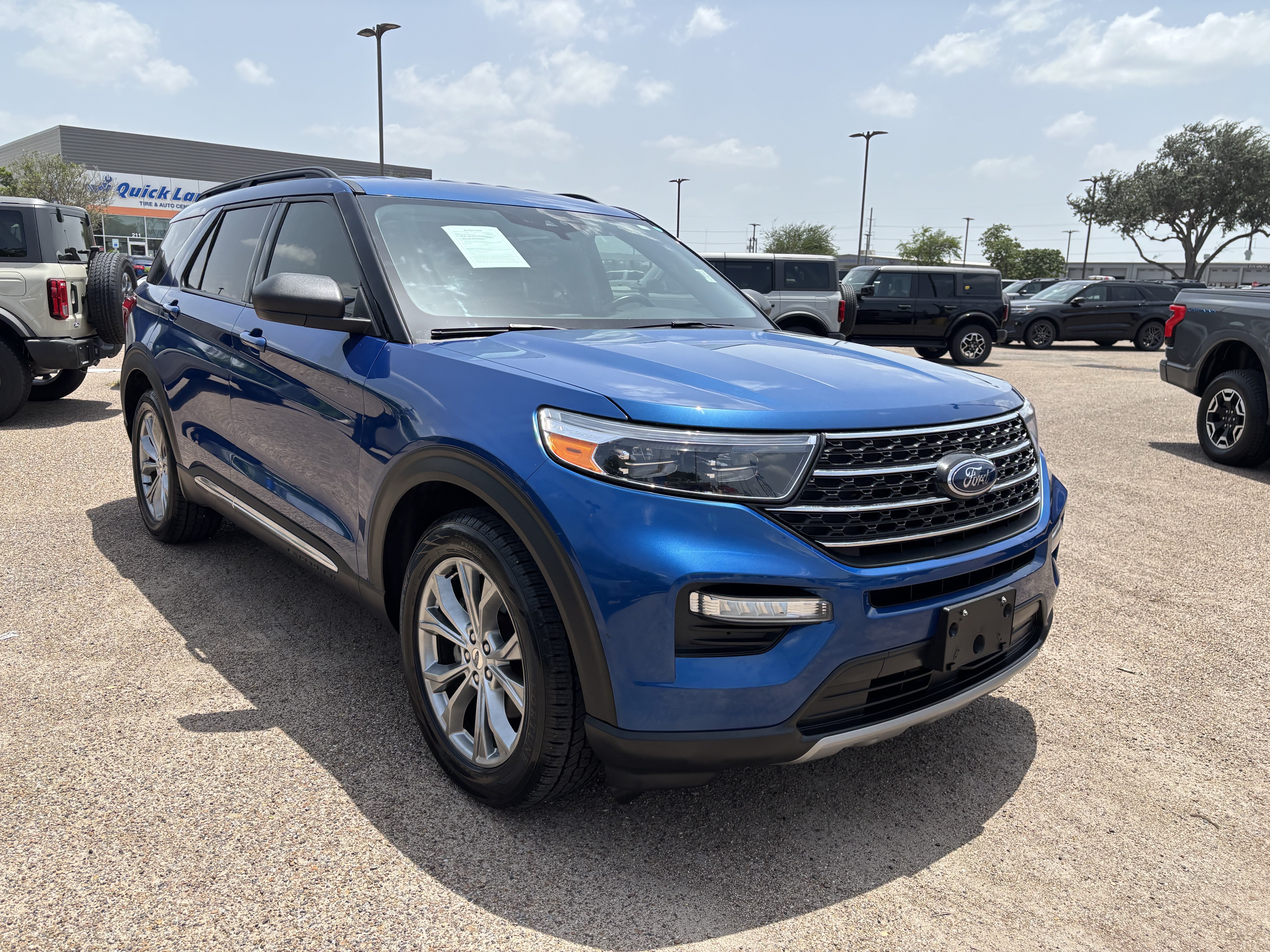 Certified 2022 Ford Explorer XLT w/ Equipment Group 202A RWD image 8
