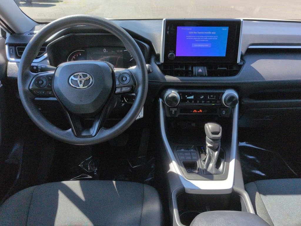 Used 2023 Toyota RAV4 LE AWD/4WD image 19
