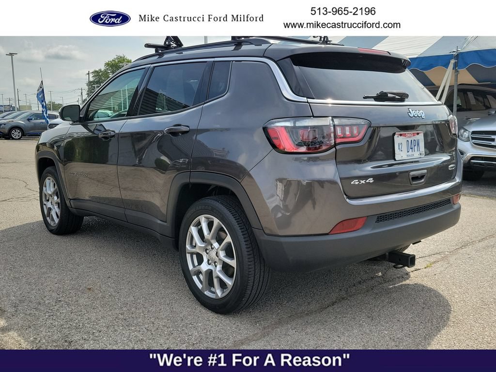 Used 2022 Jeep Compass Latitude w/ Sun and Sound Group AWD/4WD image 3