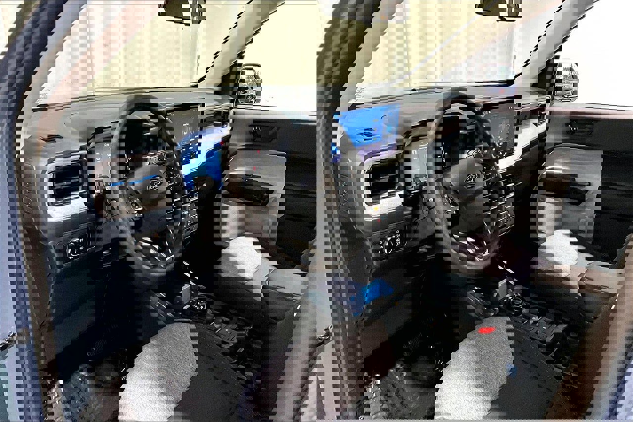 Certified 2025 Ford Maverick XLT w/ Equipment Group 302A image 15