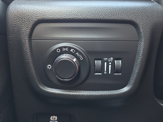 Used 2023 Jeep Grand Cherokee L Laredo AWD/4WD image 27