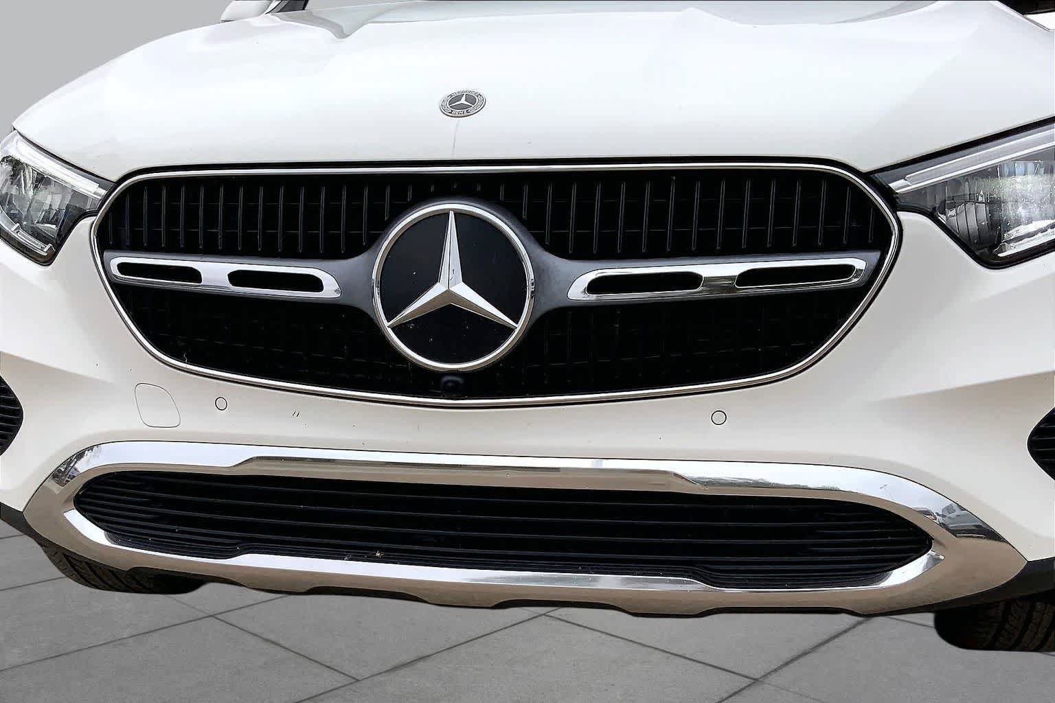 Used 2025 Mercedes-Benz GLC 300 4MATIC image 30