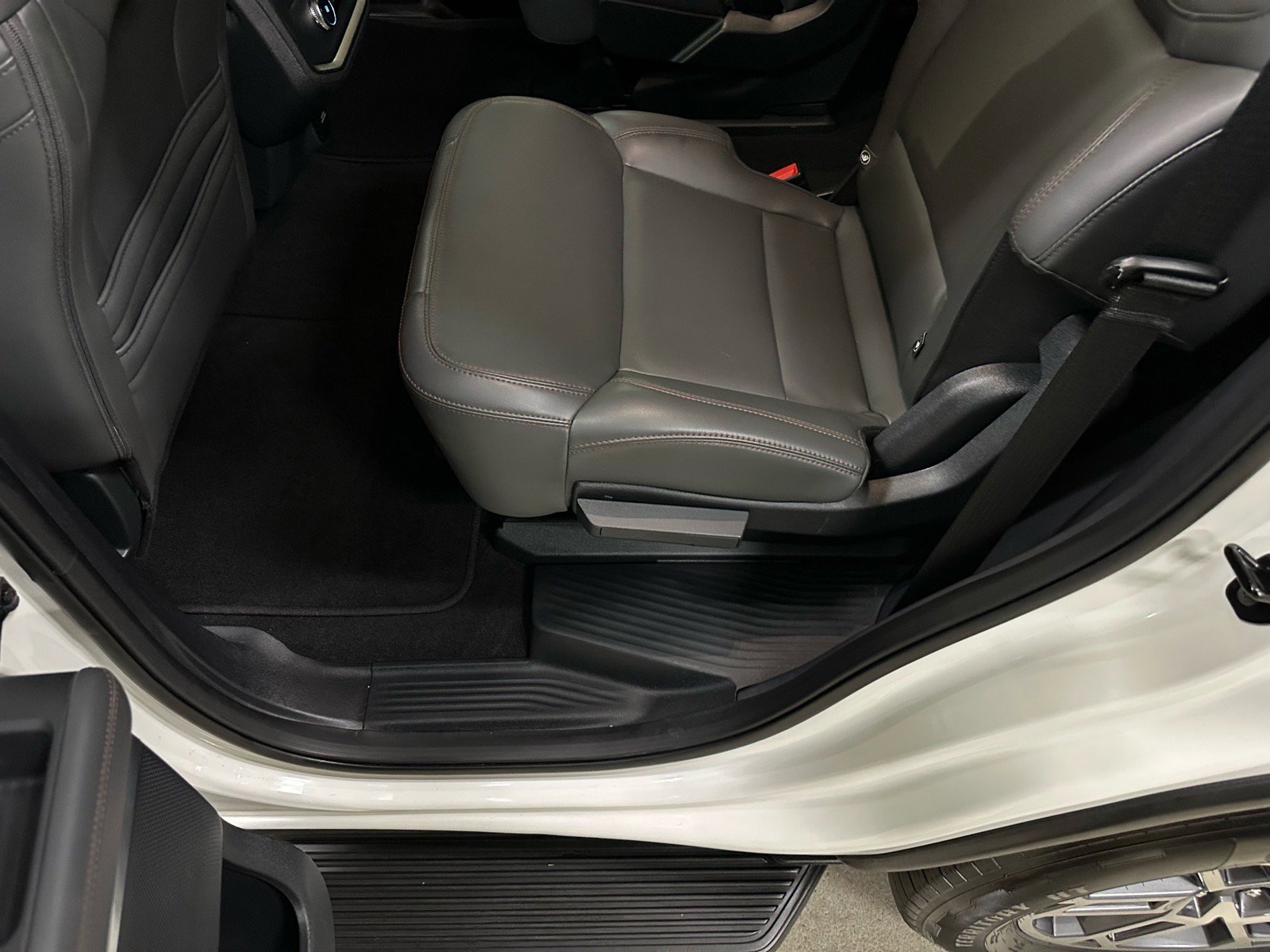 Certified 2025 Ford Expedition Active image 27