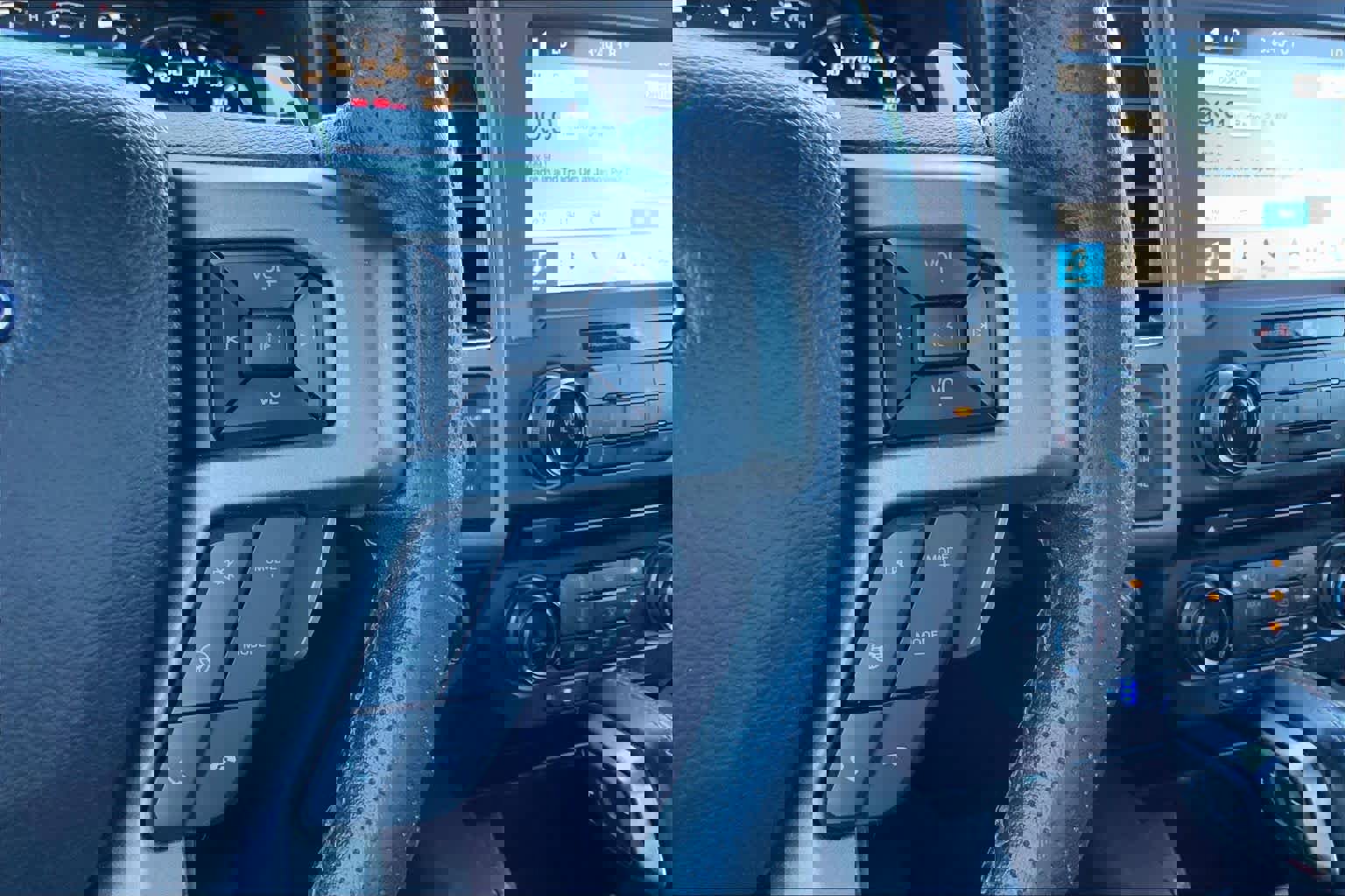 Certified 2018 Ford F150 Raptor w/ Equipment Group 802A Luxury image 24