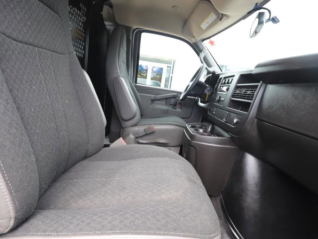Used 2024 GMC Savana 2500 w/ Driver Convenience Package image 11