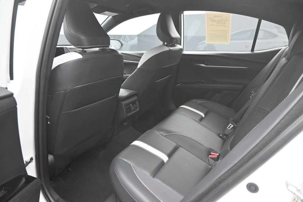 Used 2025 Toyota Camry SE FWD image 25
