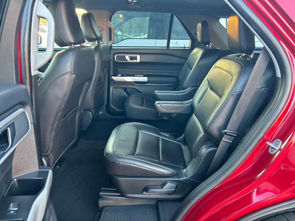 Certified 2022 Ford Explorer XLT w/ Equipment Group 202A image 19