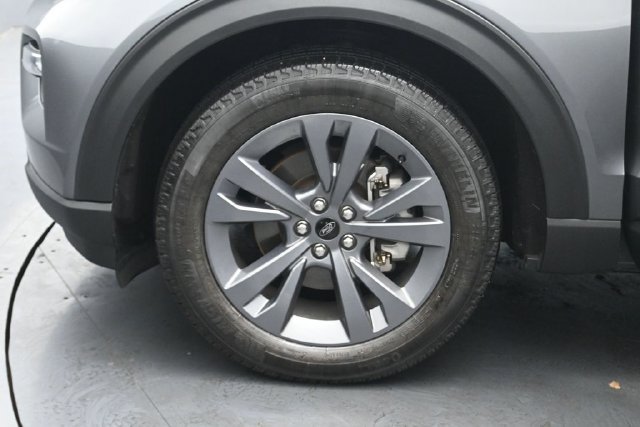 Certified 2023 Ford Explorer XLT w/ Equipment Group 202A AWD/4WD image 35