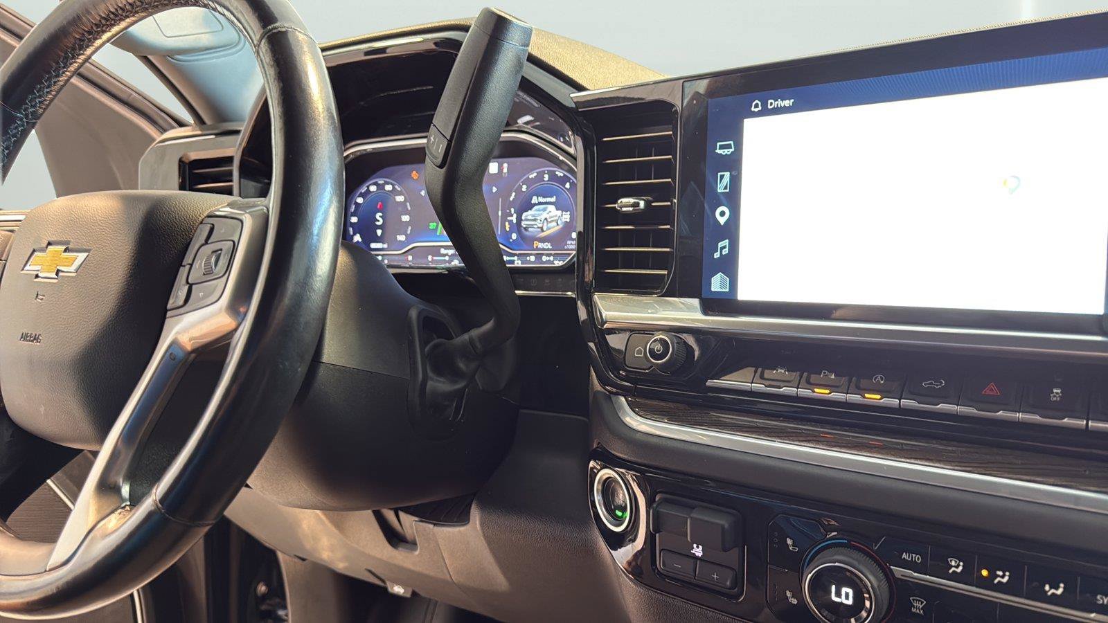 Used 2022 Chevrolet Silverado 1500 LT w/ Safety Package AWD/4WD image 21