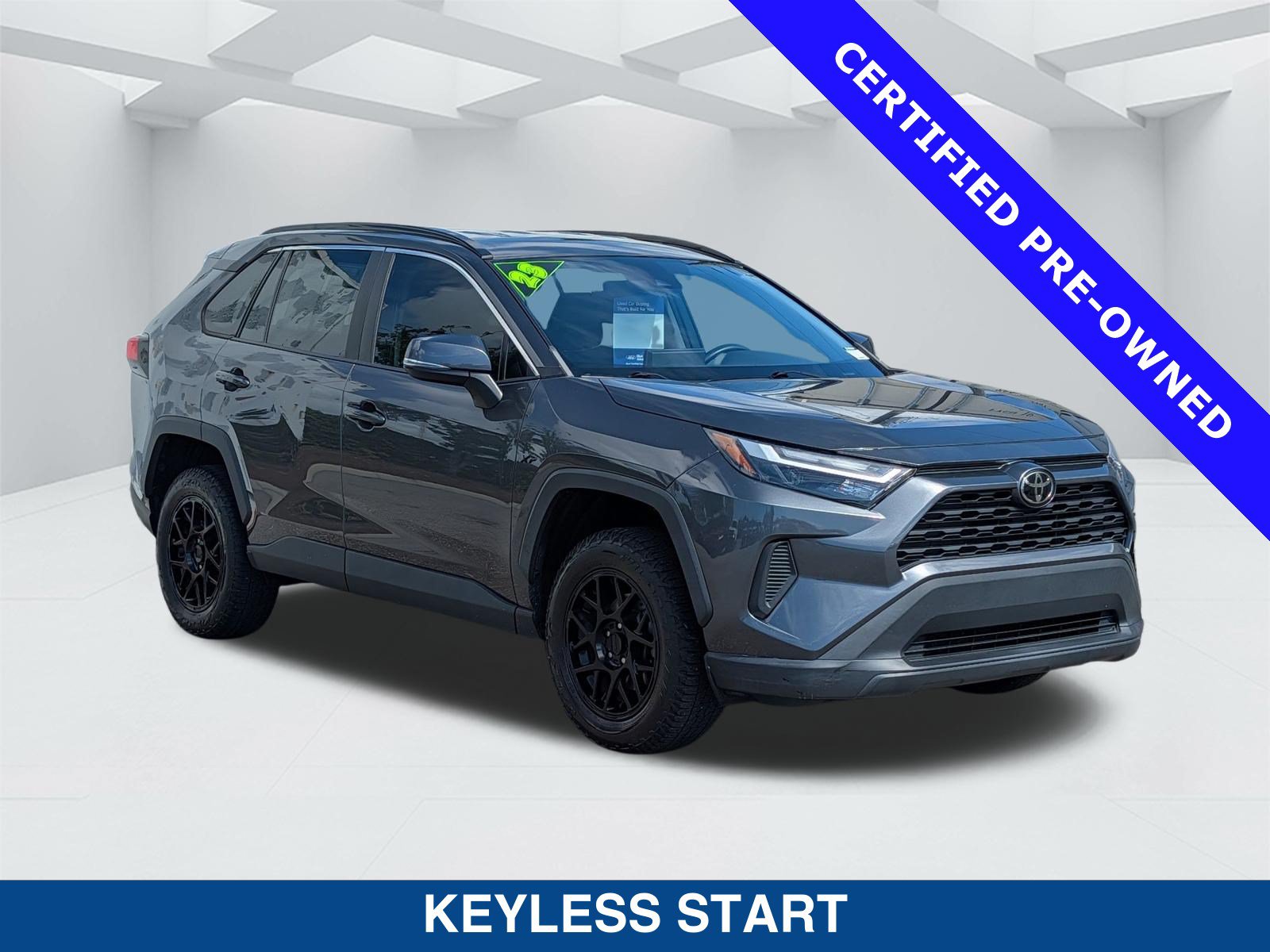 Used 2023 Toyota RAV4 XLE FWD image 3