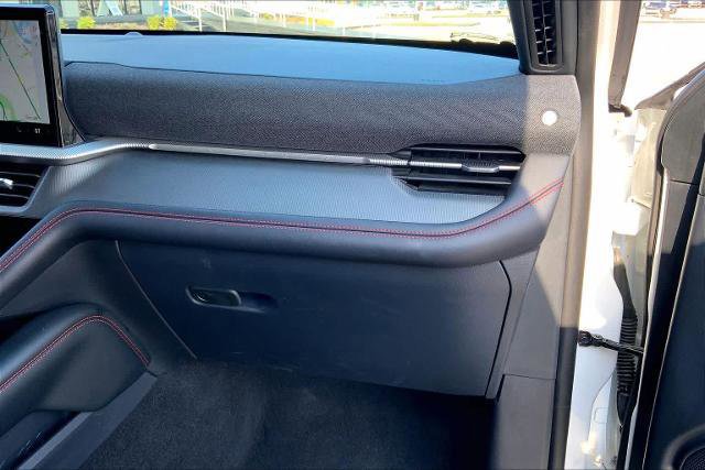 Certified 2025 Ford Explorer ST-Line image 17