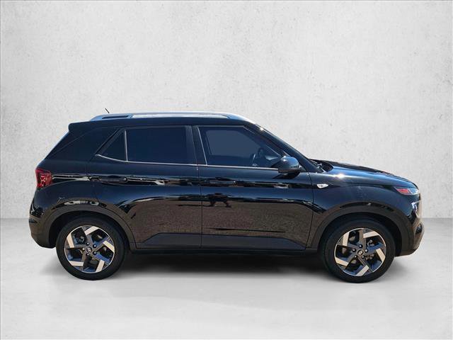 Used 2023 Hyundai Venue SEL FWD video 2