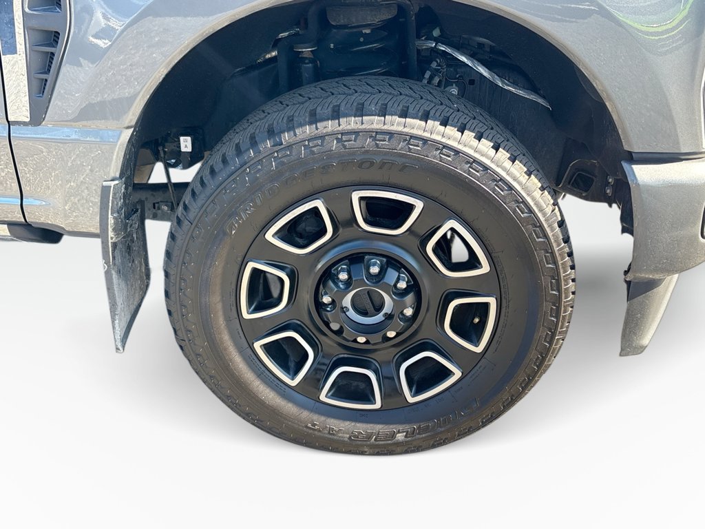 Certified 2024 Ford F250 Platinum AWD/4WD image 11