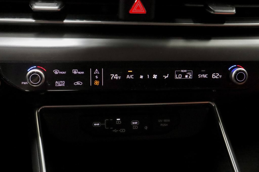 Used 2026 Kia Carnival SX w/ SX Dark Edition Package FWD image 33