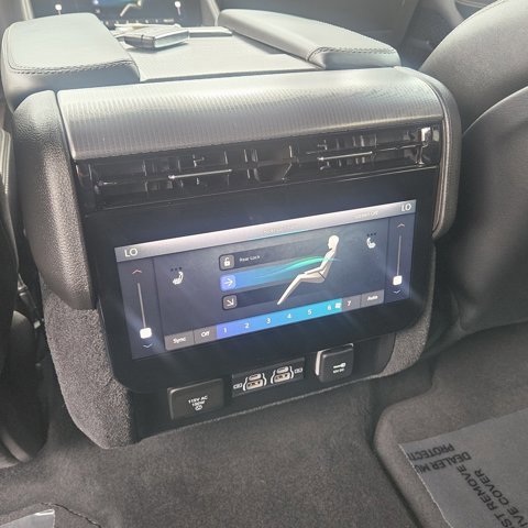 Used 2023 Jeep Grand Wagoneer 4WD w/ Flexible Seating Group image 15