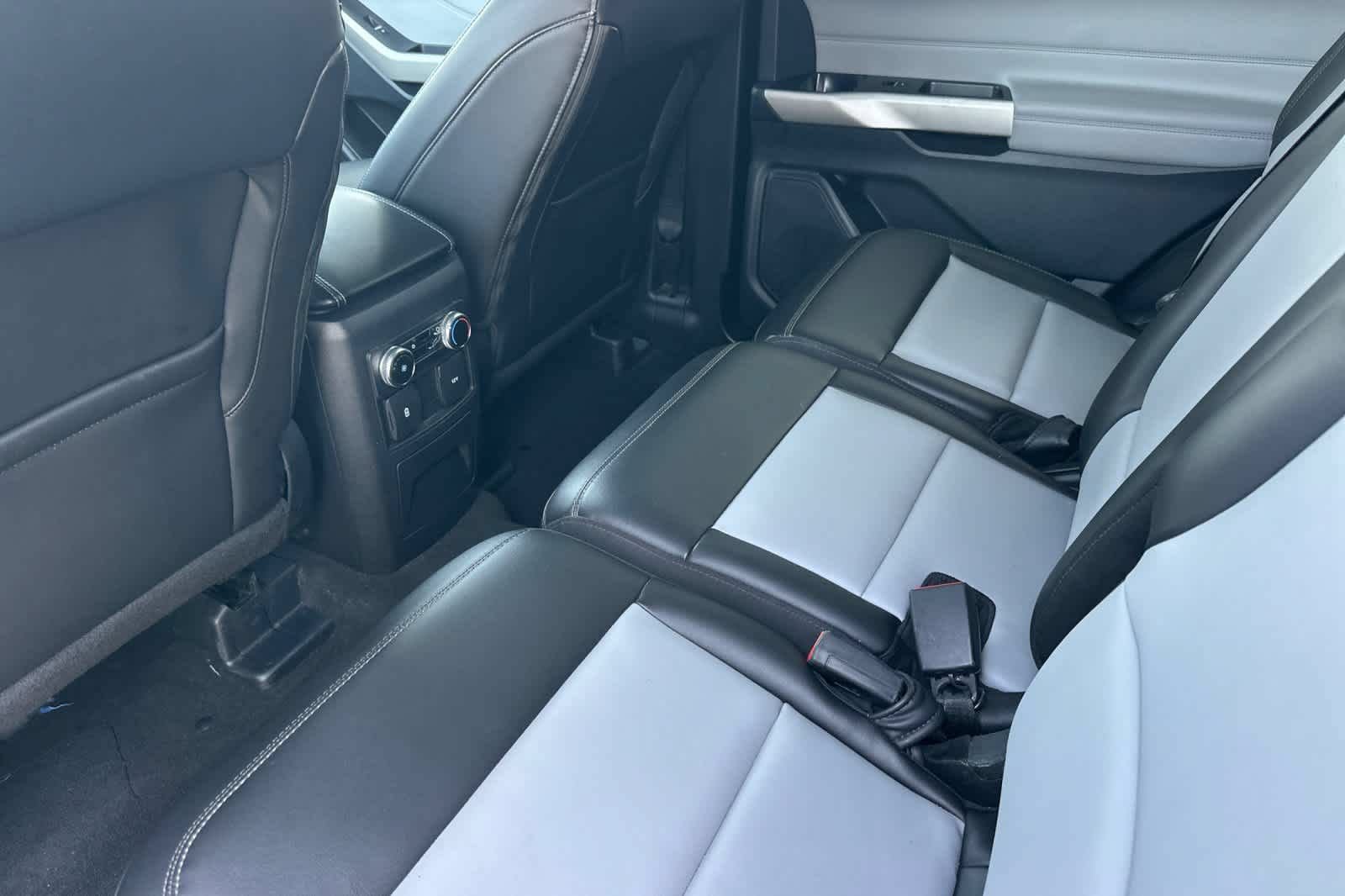 Certified 2023 Ford Explorer XLT w/ Equipment Group 202A RWD image 4